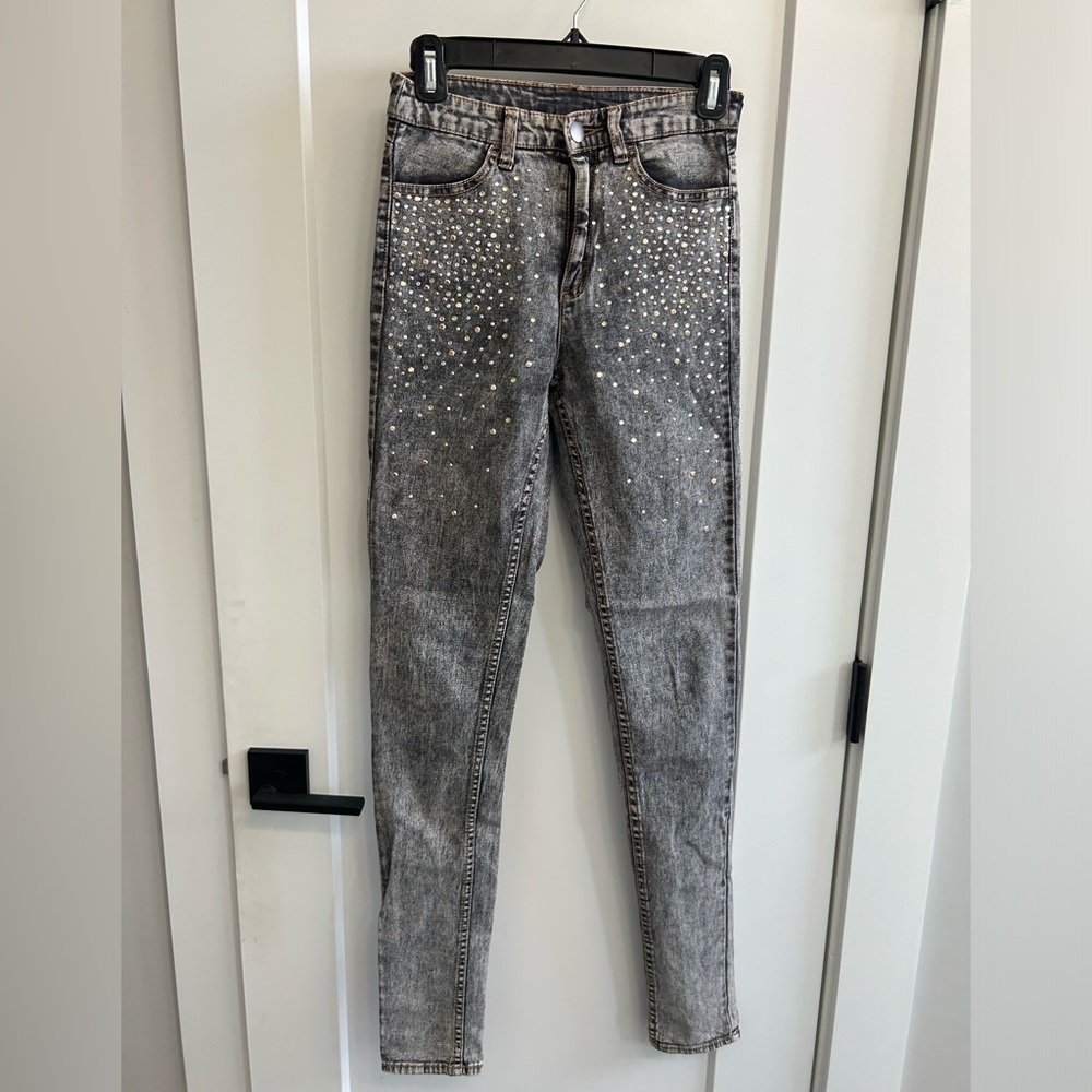 Gray Acidwash Bedazzled Divided by H&M Denim Jeans Size 6